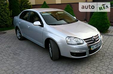 Седан Volkswagen Jetta 2007 в Луцьку