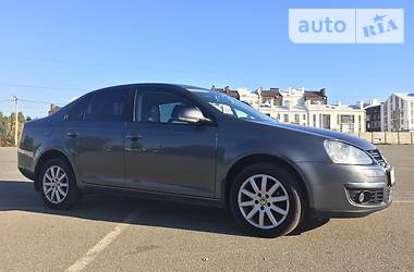 Седан Volkswagen Jetta 2008 в Вишневом