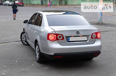 Седан Volkswagen Jetta 2007 в Києві