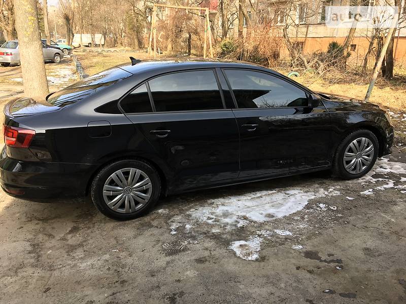 Седан Volkswagen Jetta 2016 в Львові