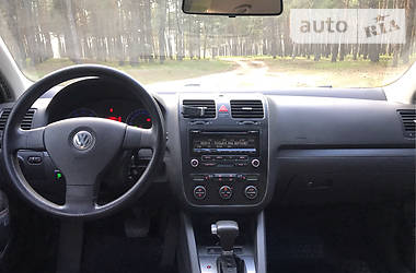 Седан Volkswagen Jetta 2008 в 