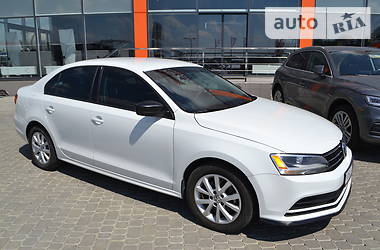 Седан Volkswagen Jetta 2015 в Львове