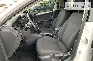 Седан Volkswagen Jetta 2016 в 