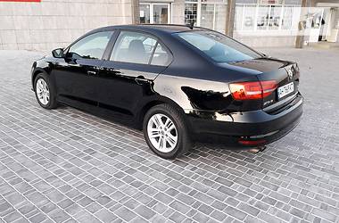 Седан Volkswagen Jetta 2015 в Мариуполе