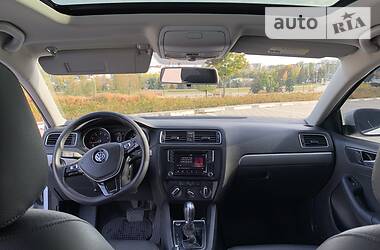 Седан Volkswagen Jetta 2016 в Мариуполе