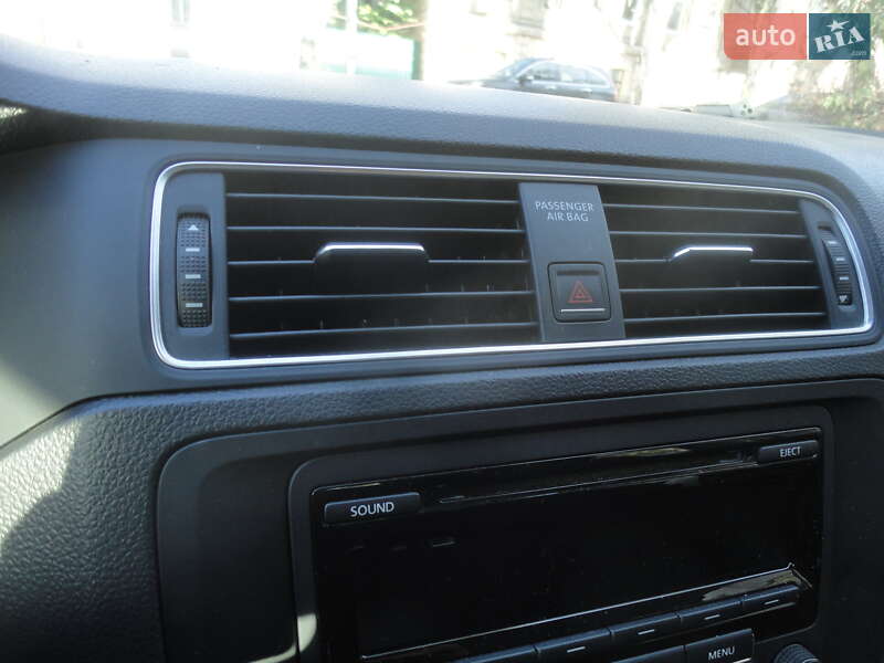 Седан Volkswagen Jetta 2014 в Запоріжжі