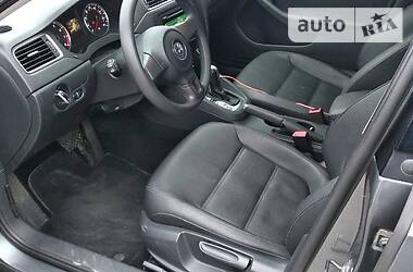 Седан Volkswagen Jetta 2012 в 