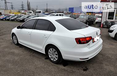 Седан Volkswagen Jetta 2017 в 
