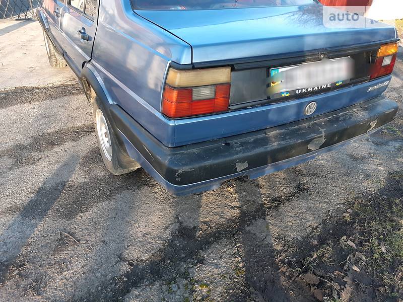 Седан Volkswagen Jetta 1989 в Рівному