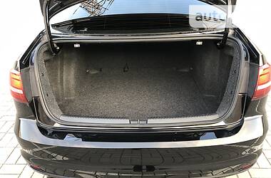 Седан Volkswagen Jetta 2016 в 