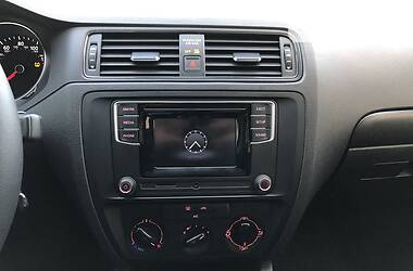 Седан Volkswagen Jetta 2016 в 