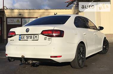 Седан Volkswagen Jetta 2016 в 