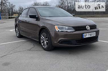 Седан Volkswagen Jetta 2014 в 
