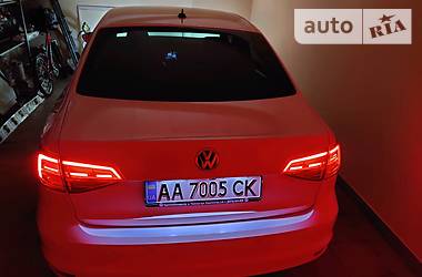 Седан Volkswagen Jetta 2016 в 