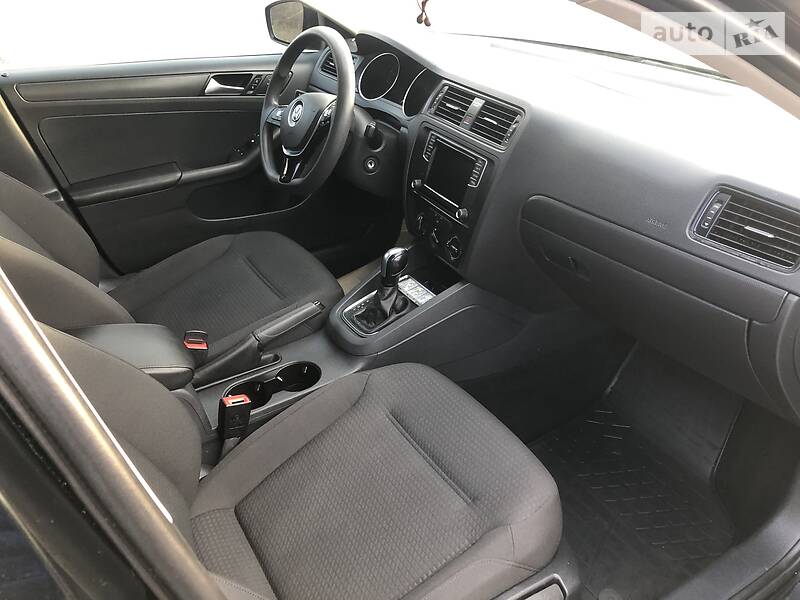 Седан Volkswagen Jetta 2015 в Запоріжжі