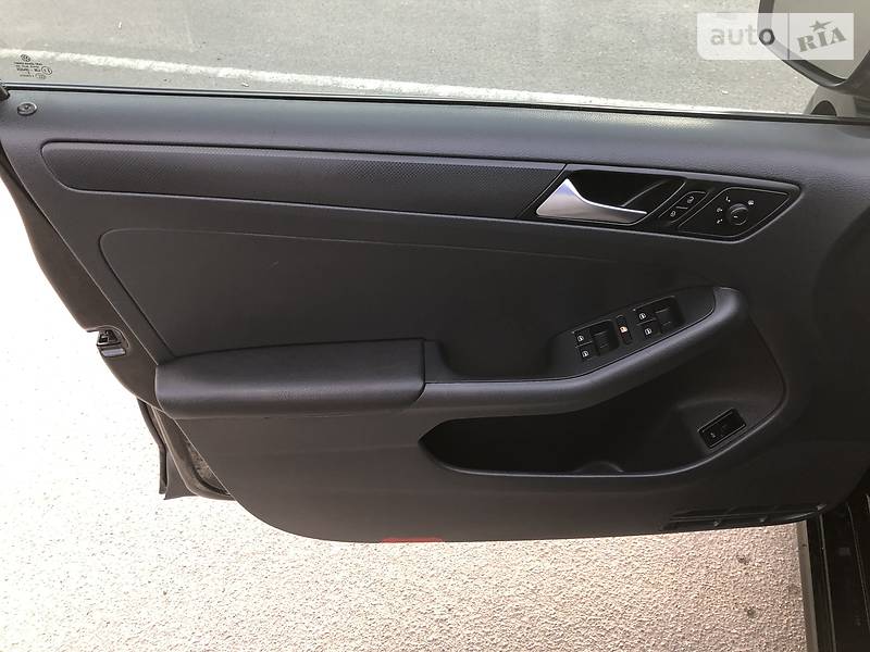 Седан Volkswagen Jetta 2015 в Запоріжжі