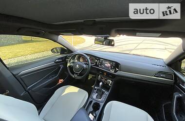 Седан Volkswagen Jetta 2018 в 