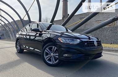 Седан Volkswagen Jetta 2018 в 
