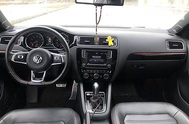 Хетчбек Volkswagen Jetta 2016 в 