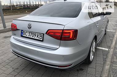 Хетчбек Volkswagen Jetta 2016 в 