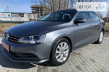 Седан Volkswagen Jetta 2015 в 