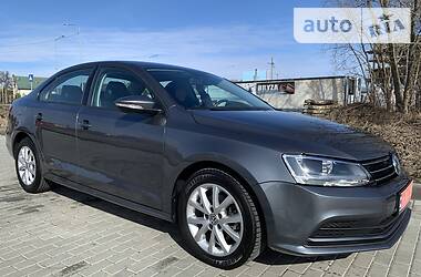 Седан Volkswagen Jetta 2015 в 