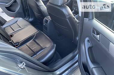 Седан Volkswagen Jetta 2015 в 