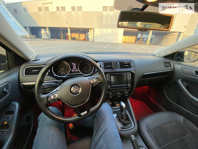 Седан Volkswagen Jetta 2016 в Днепре