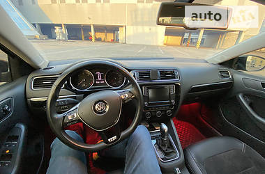Седан Volkswagen Jetta 2016 в 