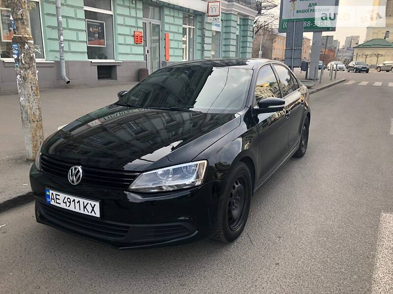 Седан Volkswagen Jetta 2011 в 