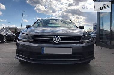 Седан Volkswagen Jetta 2015 в 
