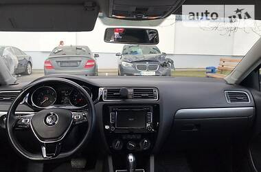 Седан Volkswagen Jetta 2015 в 