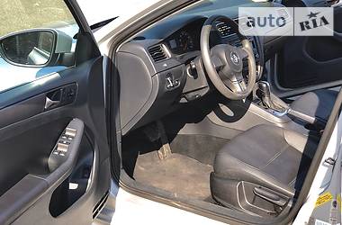Седан Volkswagen Jetta 2011 в 