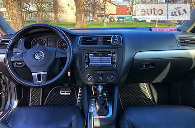 Седан Volkswagen Jetta 2013 в 