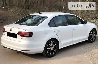Седан Volkswagen Jetta 2016 в 