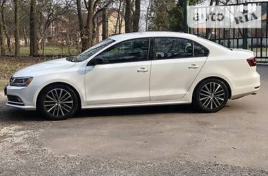 Седан Volkswagen Jetta 2016 в 