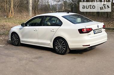 Седан Volkswagen Jetta 2016 в 