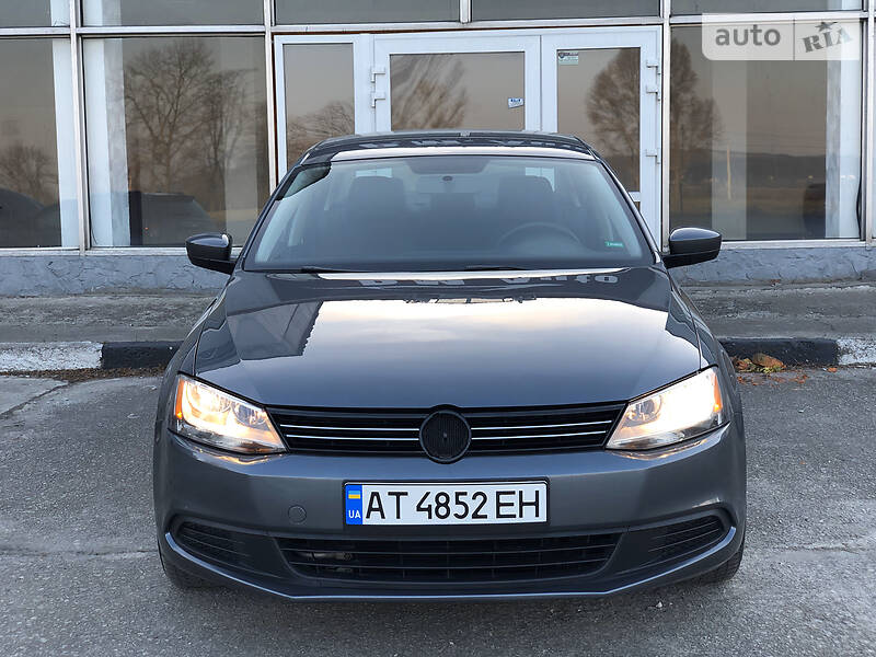 Седан Volkswagen Jetta 2012 в Івано-Франківську
