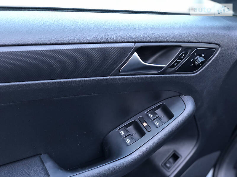 Седан Volkswagen Jetta 2012 в Івано-Франківську