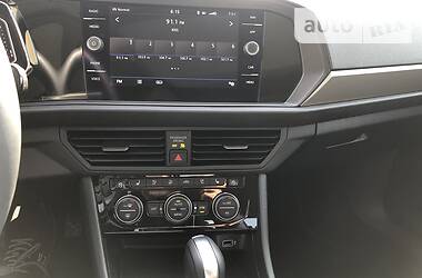 Седан Volkswagen Jetta 2019 в 