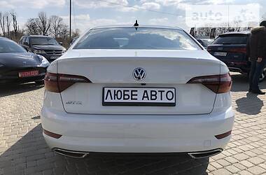 Седан Volkswagen Jetta 2019 в 