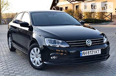 Седан Volkswagen Jetta 2016 в 