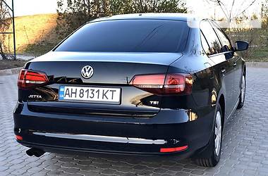 Седан Volkswagen Jetta 2016 в 