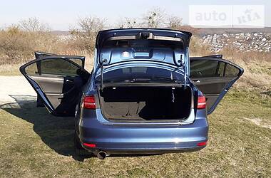 Седан Volkswagen Jetta 2015 в 