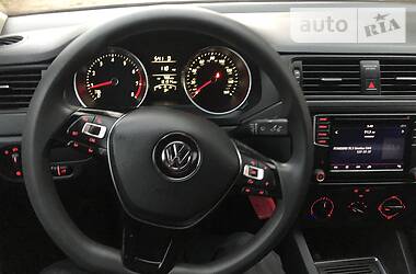 Седан Volkswagen Jetta 2015 в 