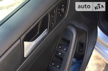 Седан Volkswagen Jetta 2015 в 