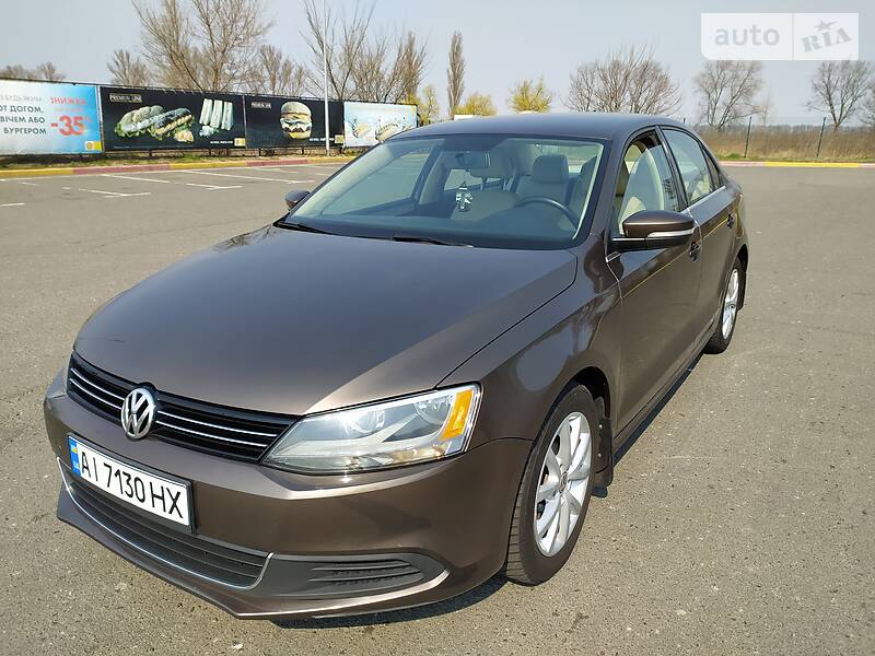 Седан Volkswagen Jetta 2013 в 