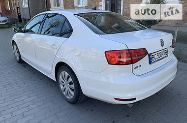 Седан Volkswagen Jetta 2015 в Львове