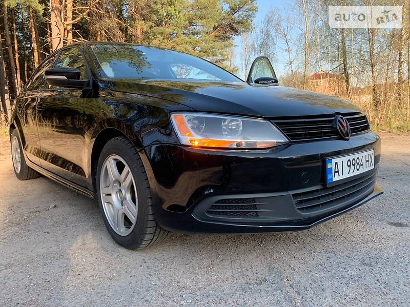 Седан Volkswagen Jetta 2013 в Києві