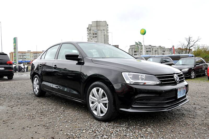 Седан Volkswagen Jetta 2017 в Львові
